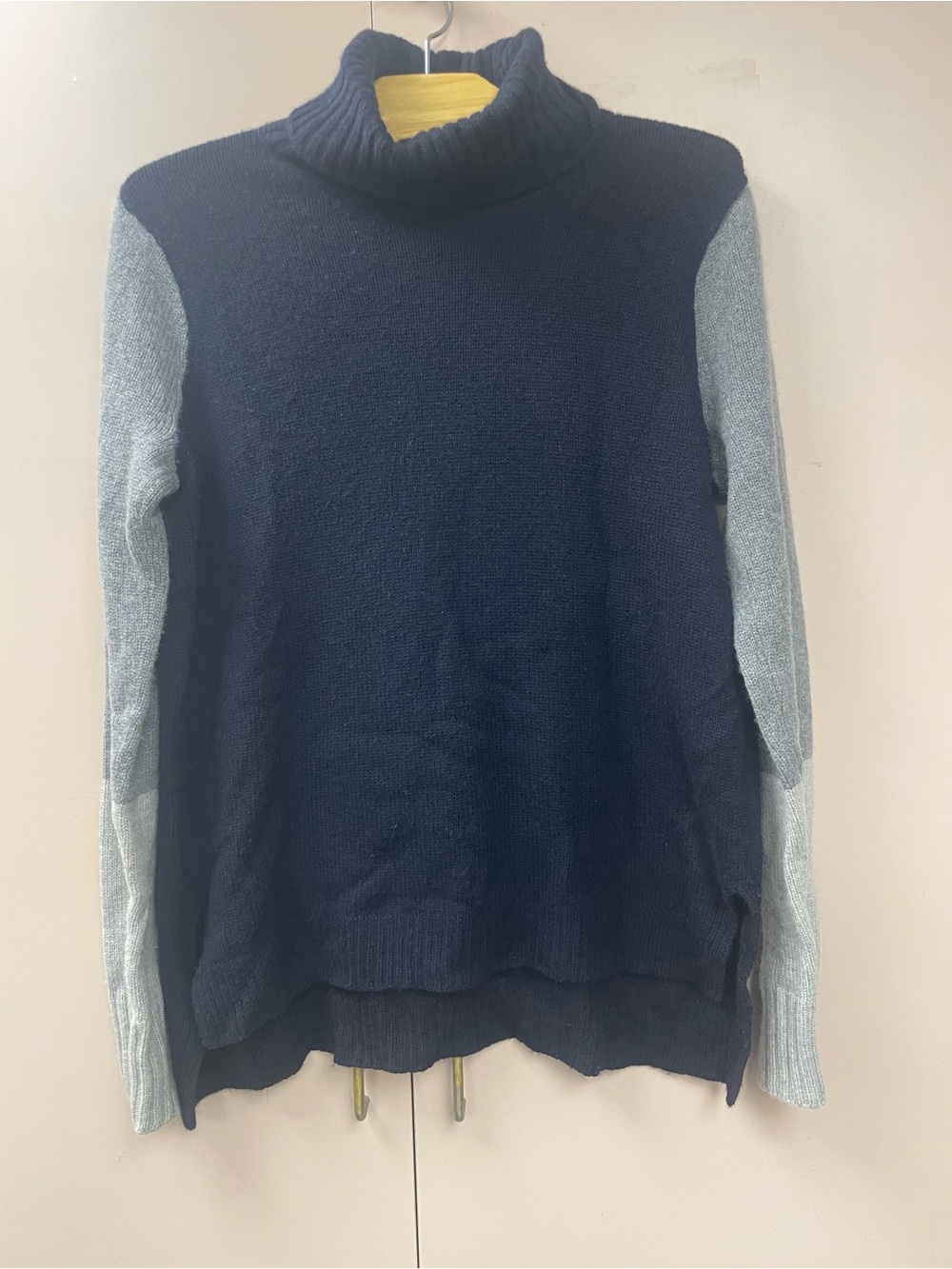 Vince Wool Cashmere Colorblock Turtleneck Sweater Navy Gray Size M